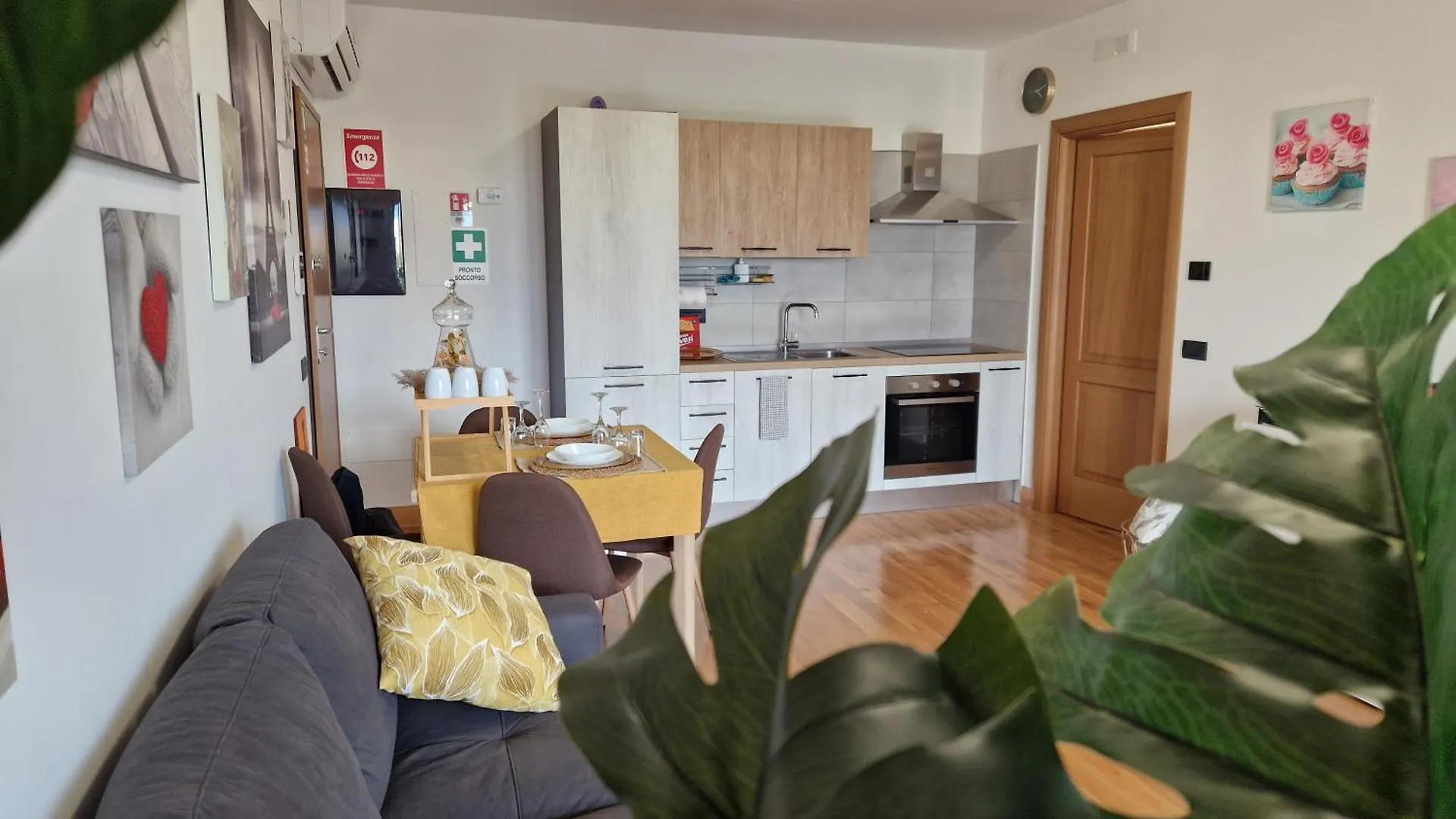 5 Floor Rome Apartment 0*,  Italy