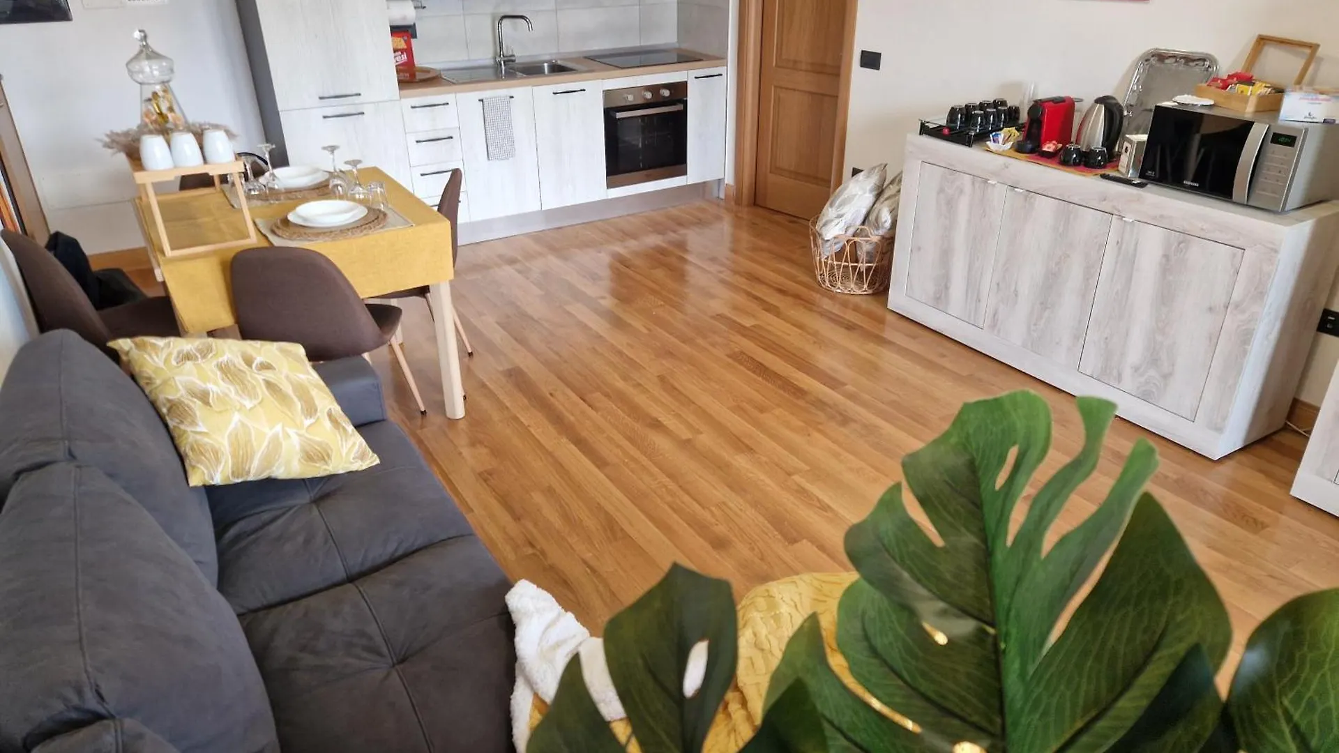 5 Floor Rome Apartment 0*,  Italy